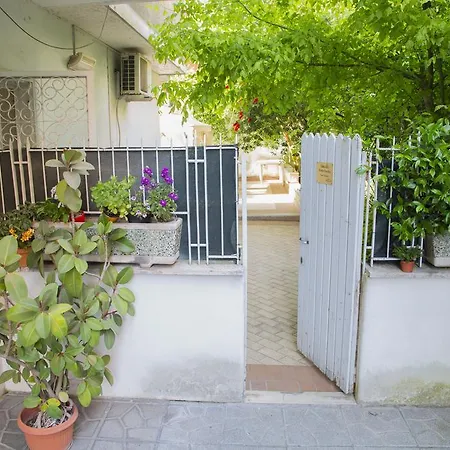 Gianicolo Garden Apartment Rome